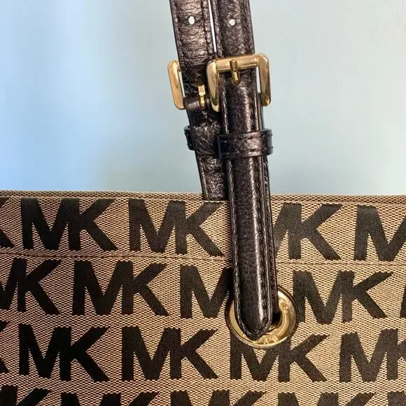 Michael Kors Black/Tan Signature Canvas Jet Set Tote - Picture 7 of 10